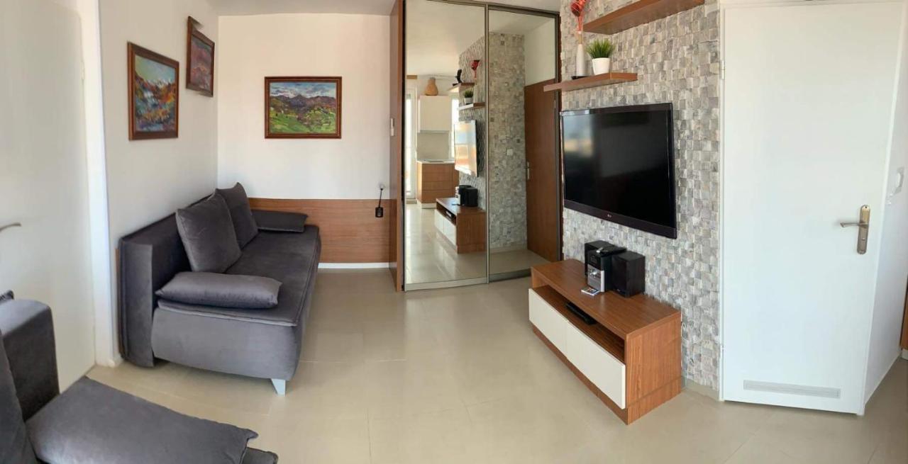 Golden View Przy Samym Morzu Plazy Apartment Primorsko Luaran gambar